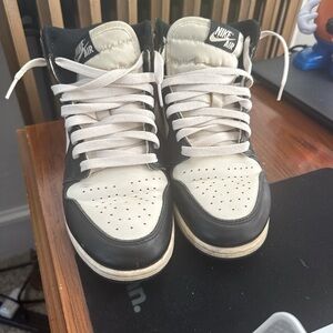 Nike Black and White Sneakers Classic Design